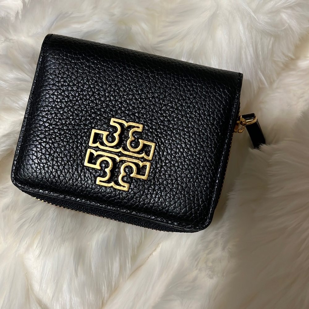 Tory Burch mini wallet